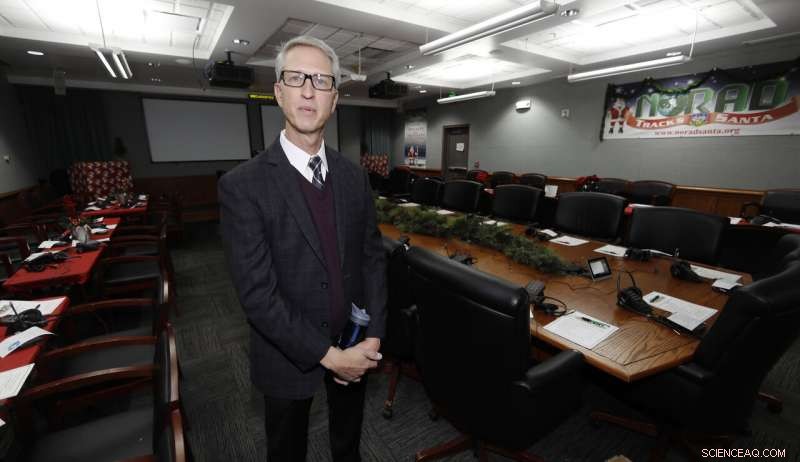 NORAD’s Global Santa Tracking: 1,500 Volunteers Handle 140,000 Christmas Eve Calls