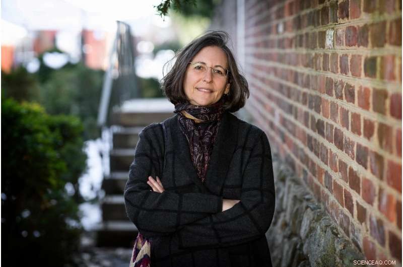 Digitizing Cultural Change: Lise Dobrin s Remote Documentation of Papua New Guinea’s Wautogik Village