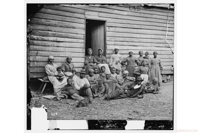 Between Bondage and Freedom: Life in Civil War Refugee Camps for Freedmen