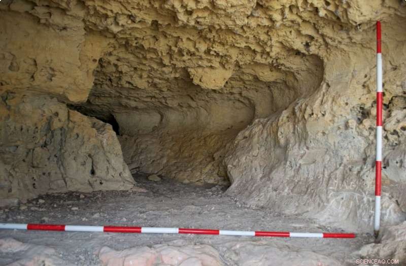 Rockshelter Graffiti Reveals Cultural Clash in Murray River Region