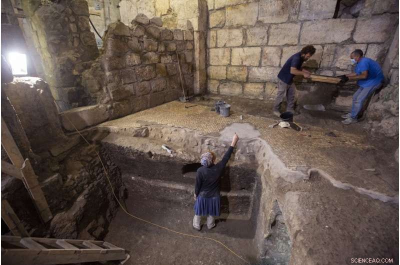 Excavation Beneath Jerusalem’s Western Wall Reveals Ancient 2,000‑Year‑Old Chambers