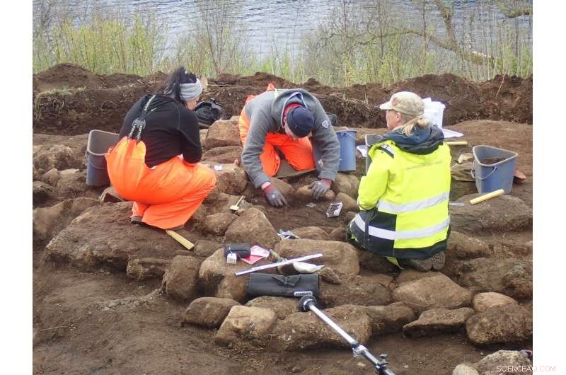 University of Bergen Excavates Early Iron Age Grave Cairn at Ytre Fosse, Uncovering Norway s Maritime Heritage