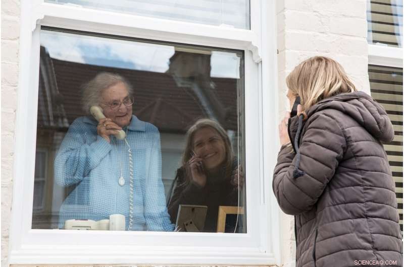 UK Public’s Community Spirit Erodes Post‑Lockdown, New Study Finds