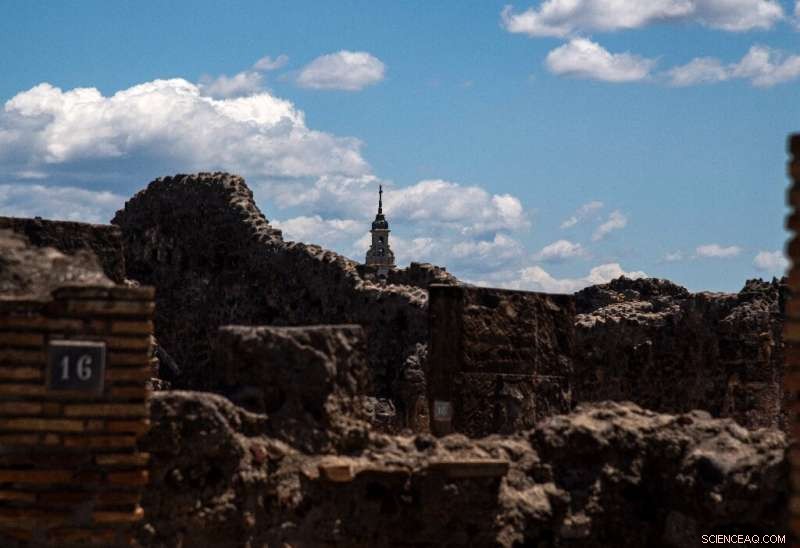 Paris Exhibition Brings Pompeii’s Final Hours to Life with Immersive 3D Experience