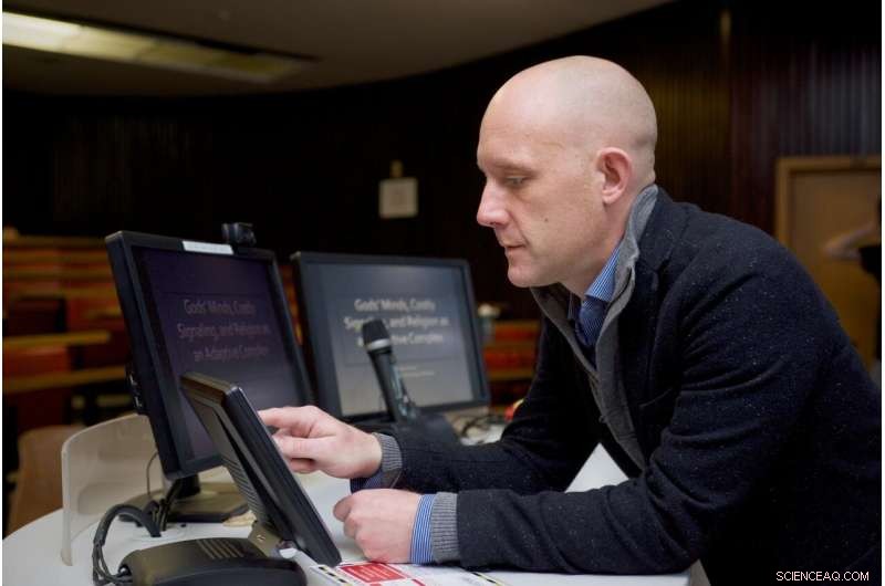 Study Reveals How Faith Communities Boost Parental Support Beyond Family