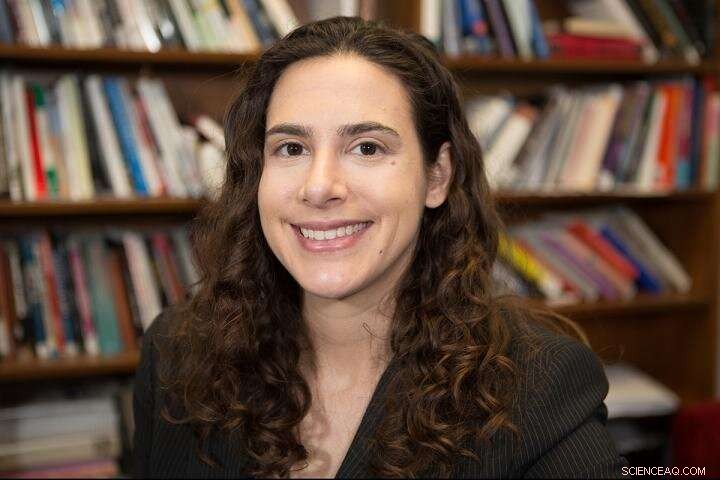 Illinois Study Reveals Washington Journalists Cluster into Tight Twitter Bubbles