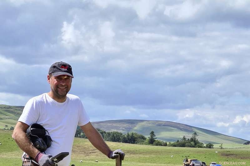 Bronze Age Treasure Hunter Discovers 3,000-Year-Old Hoard in Scottish Borders