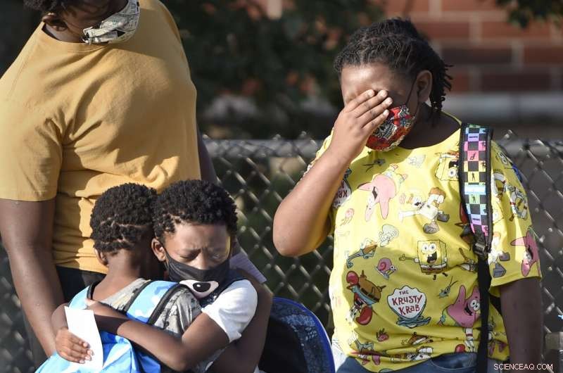 Online Learning Interrupted as Computer Glitches Stall Classes Nationwide