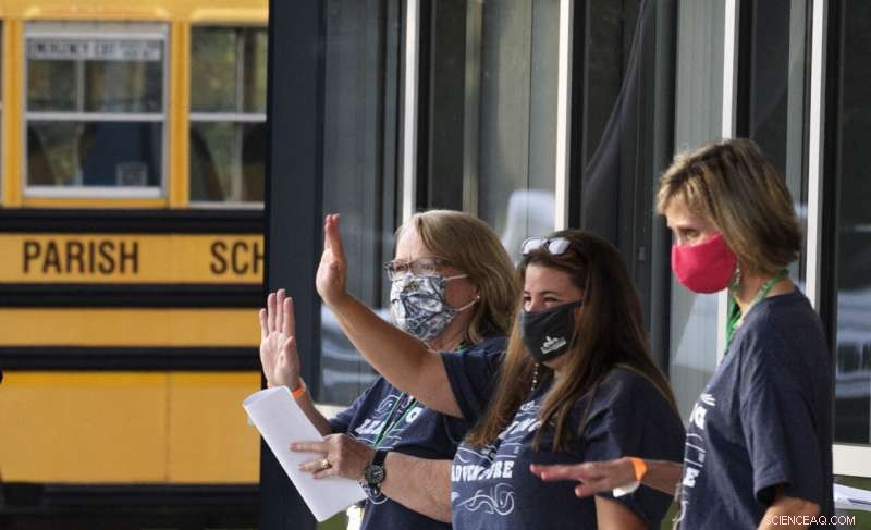 Online Learning Interrupted as Computer Glitches Stall Classes Nationwide