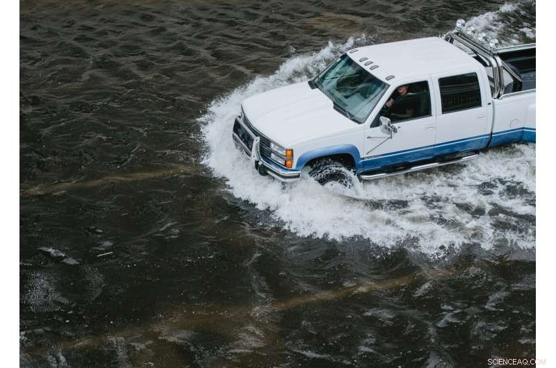 Political Divide Shown in Hurricane Evacuation Patterns