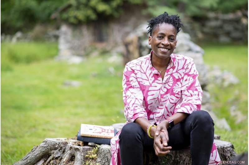 MacArthur Foundation Announces 21 New Genius Grant Fellows: Activists, Scientists, Authors