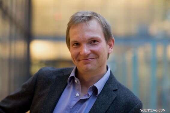 Treating Employees Like Children Undermines Skills and Well‑Being – Why Hierarchy Matters