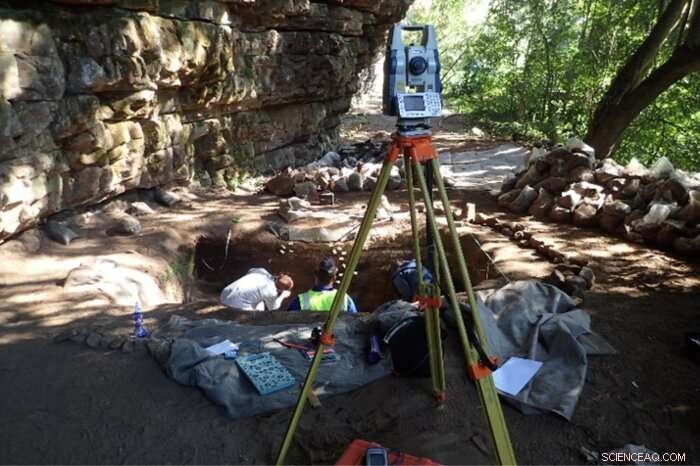 New Study of South Africa’s Umhlatuzana Rock Shelter Illuminates Middle and Later Stone Age Human Behavior