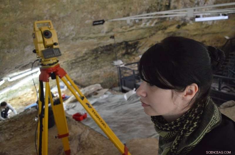 Unveiling Prehistoric Fire Use: How Fire Conditions Shape Human Behavior