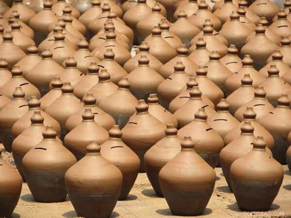 Identifying Individual Potters: Detecting Subtle Differences in Uniform Traditional Pottery