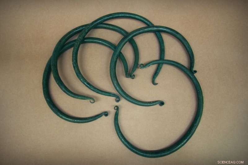 Uncovering Europe s Early Money: Standardized Bronze Hoards