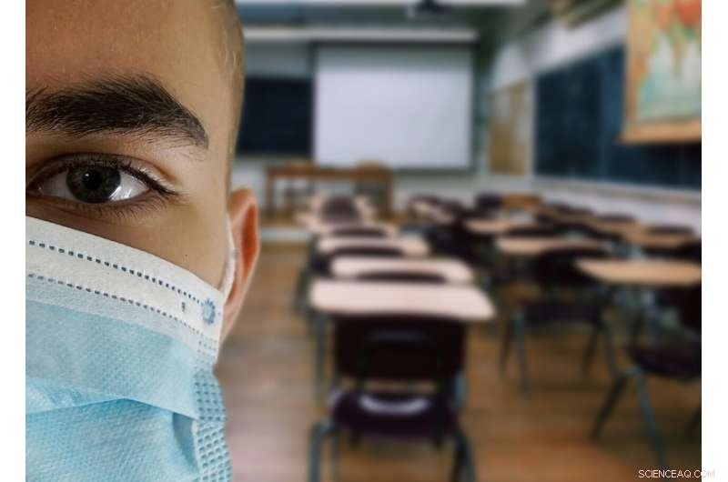 Professor Analyzes How School Principals Navigated the COVID-19 Crisis