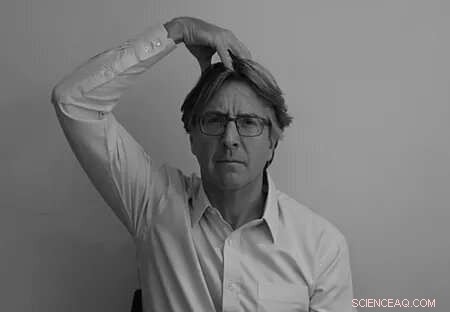 Hand Signals Boost Online Meeting Effectiveness