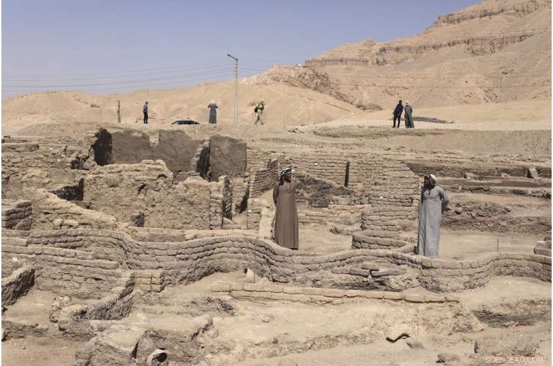 Renowned Egyptian Archaeologist Reveals Secrets of 3,000-Year-Old City