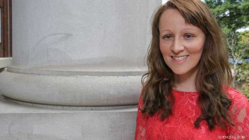 Study Finds Older Adults Turn to Social Media to Offset Declining Face‑to‑Face Interactions