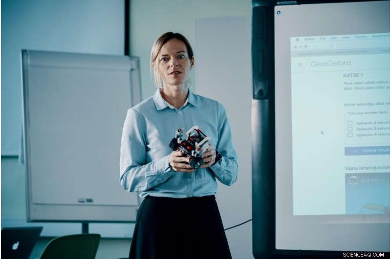 Sustaining Tech-Enhanced Learning Innovations in Classroom Practice