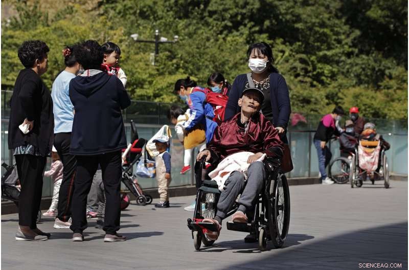 China s Population Growth Nears Zero as 1.4 Billion Residents Face Demographic Challenges