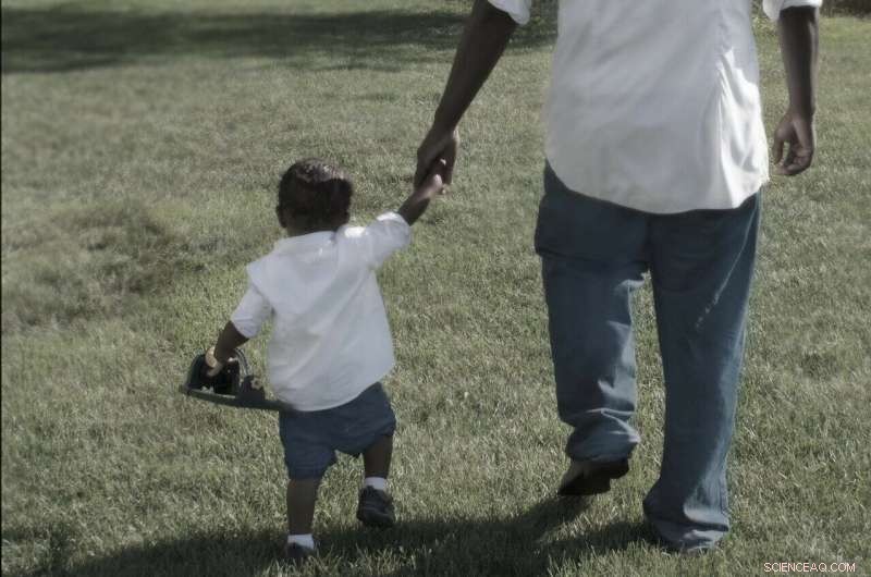 Study Finds No Link Between Father‑Son Relationships and Later Adherence to Traditional Masculine Norms