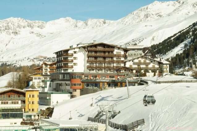 How Tourism Strategies Shape Resilience: Insights from Austria’s Alpine Towns