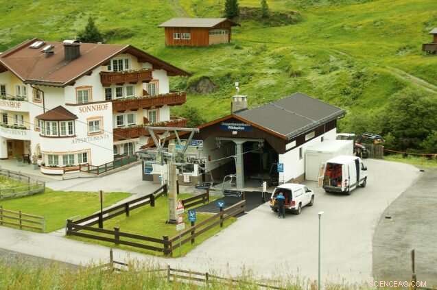 How Tourism Strategies Shape Resilience: Insights from Austria’s Alpine Towns