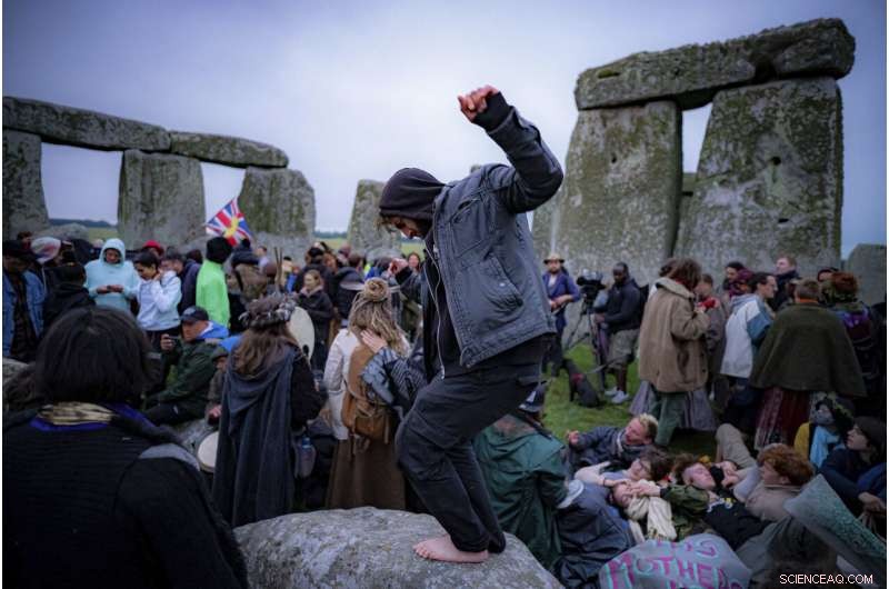 Stonehenge Solstice Draws Crowds Despite COVID Closure Orders