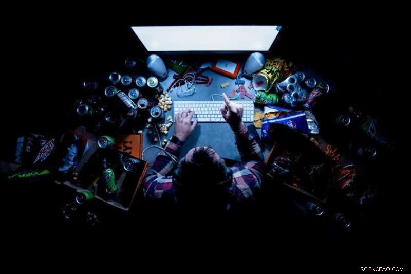 Study Reveals Dark Triad Traits Drive Online Trolling Behaviors