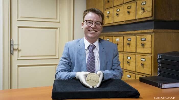 UNSW Mathematician Uncovers World s Oldest Applied Geometry Tablet