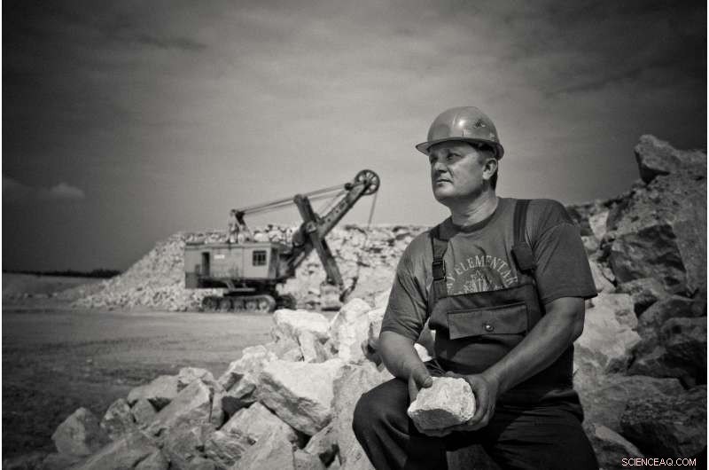 Heat Drives Down Outdoor Labor Hours During Economic Growth