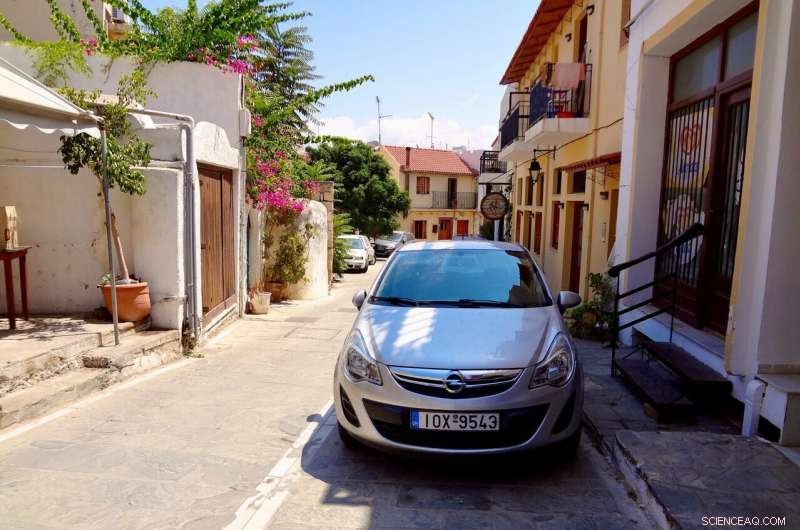 Greek Drivers Face Illegal Vanity Plate Market, Exposing Hidden Corruption