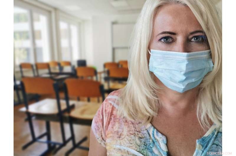 Pandemic Drives Teachers Toward Early Retirement and Career Shifts