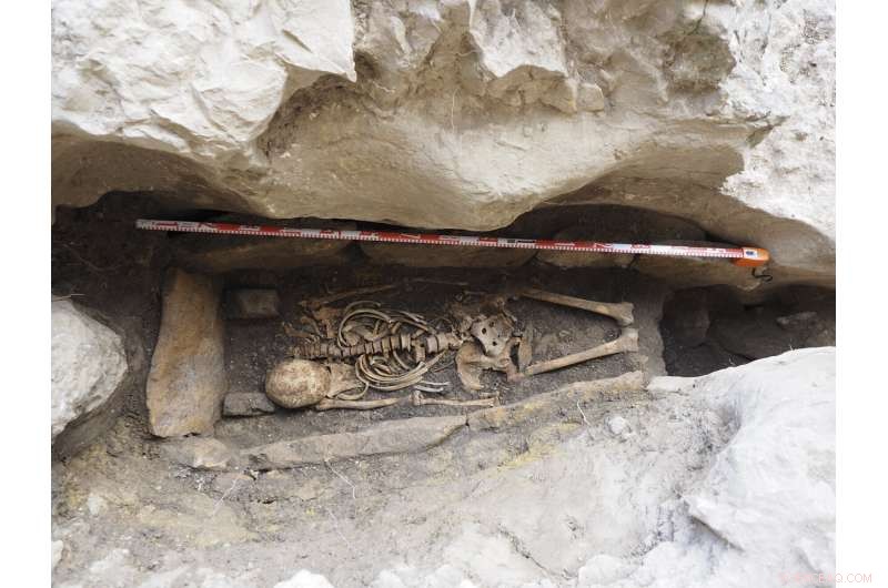Uncovering a Hispano‑Visigothic Tomb in Ojo Guareña: Insights from Recent Excavations