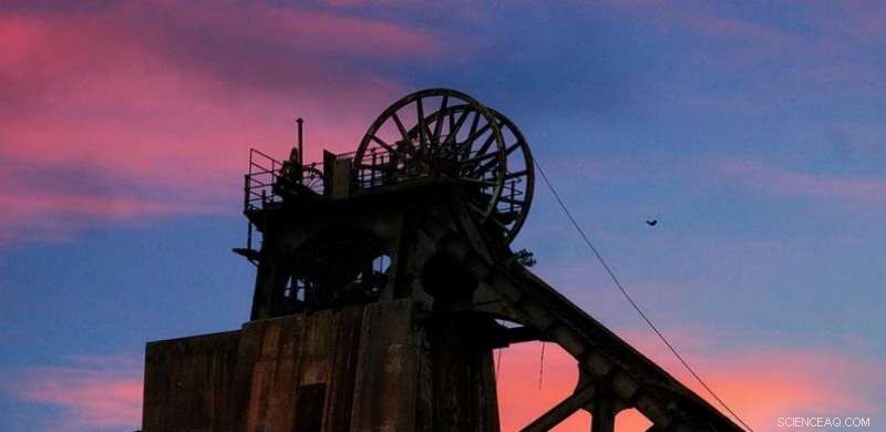 Ex-Mining Communities Show Higher Political Disenchantment than Other Left‑Behind Regions