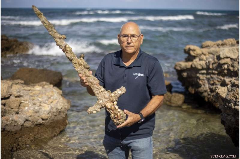 Israeli Diver Unearths 1-Meter Crusader Sword During Mediterranean Dive