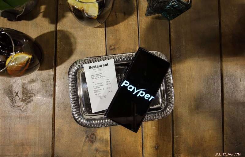 Graphene-Powered Contactless Payments: Faster, Safer Dining Experience