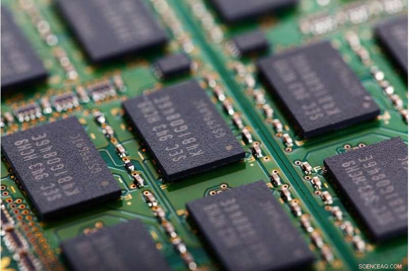 Room‑Temperature Magnetite Magnetization Control via Lithium Ion Tuning