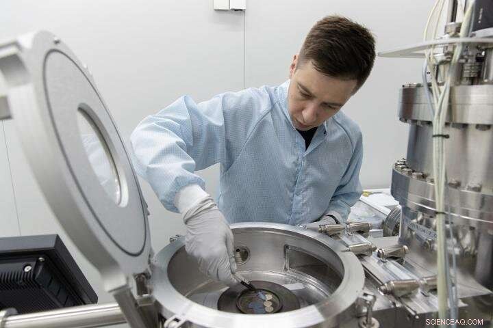 New Method Identifies Optimal Electrode Materials for Solid‑State Li‑Ion Batteries