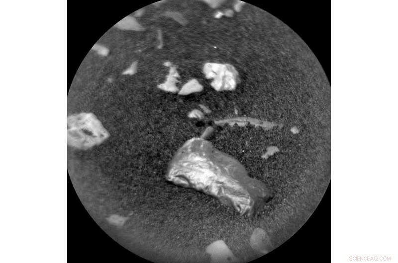 Curiosity Rover to Investigate Potential Meteorite on Mars Surface