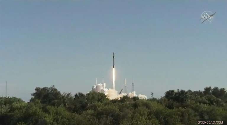 SpaceX Launches Dragon Cargo Ship to ISS; Rocket Fails Landing