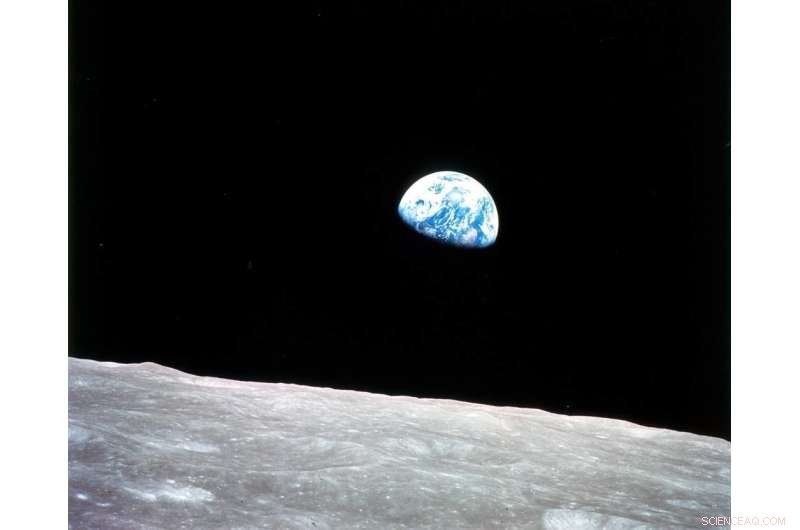 Earthrise: The Iconic Apollo 8 Photo that Reshaped Our View of the Planet