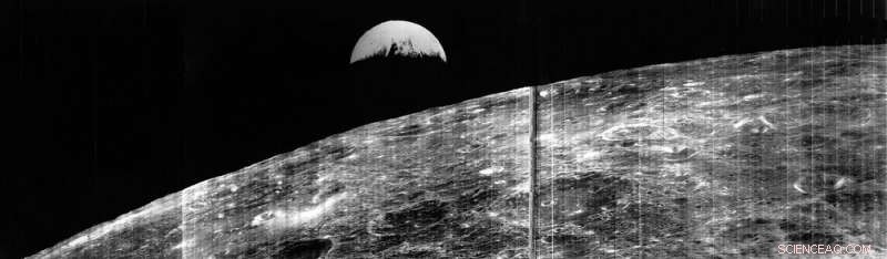 Earthrise: The Iconic Apollo 8 Photo that Reshaped Our View of the Planet