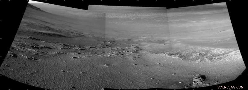 Opportunity Rover Shares New Panorama of Endeavour Crater from Perseverance Valley