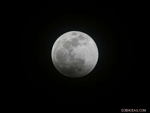 2-for-1: Total Lunar Eclipse Plus Supermoon Bonus
