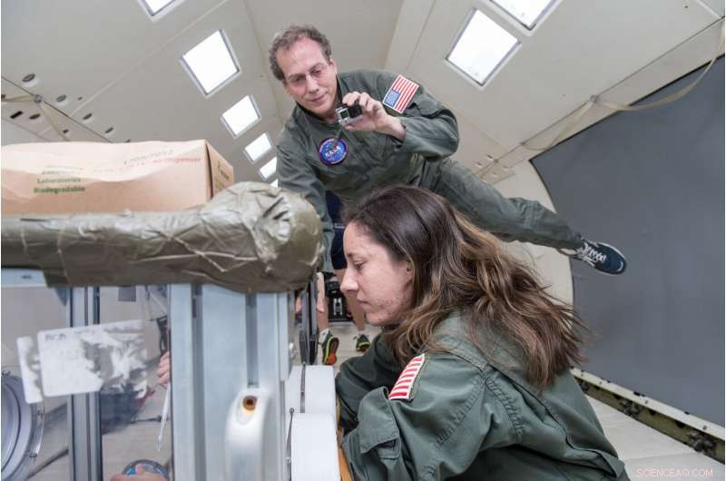 Study Finds No Long-Term Epigenetic Changes in Astronaut Compared to Twin