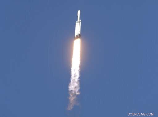 SpaceX Launches Falcon Heavy, Successfully Lands All Three Boosters