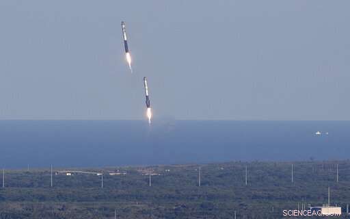SpaceX Launches Falcon Heavy, Successfully Lands All Three Boosters